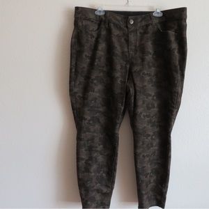 Lane Bryant Venezia Womens Camouflage Jeans With Stretch Waist Size 20